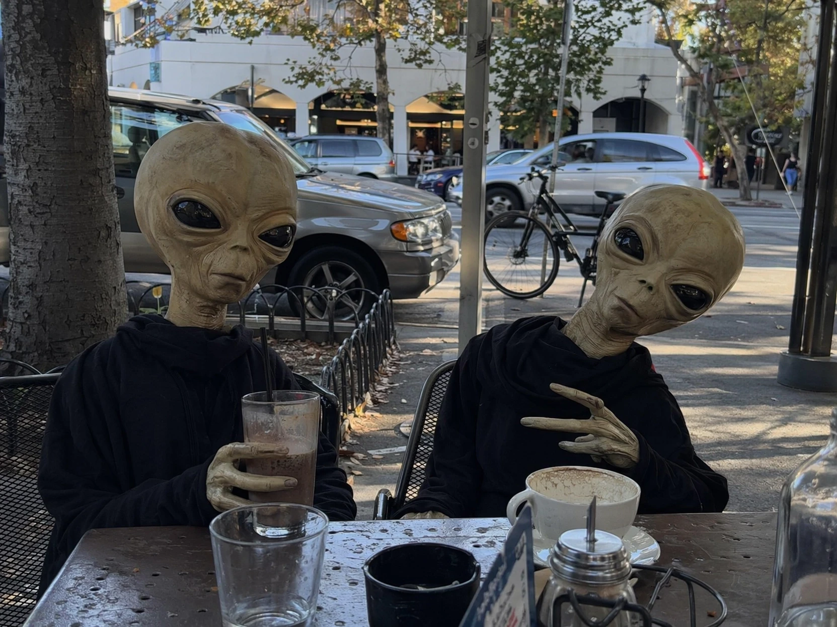 Peanut AI - Alien Cafe iPhone Snap
